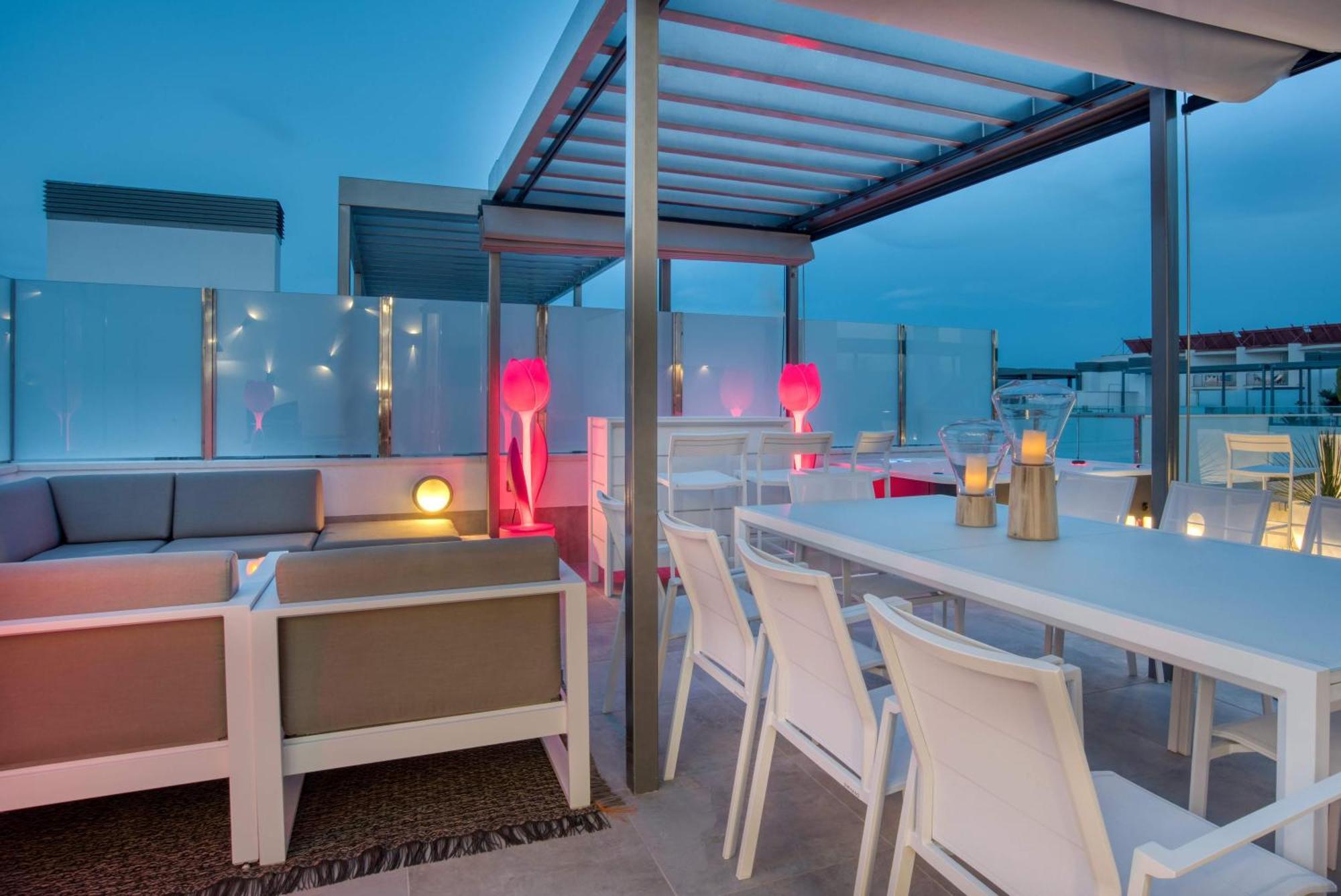 Апартаменти Penthouse On The First Line Платжа-д'Ару Екстер'єр фото